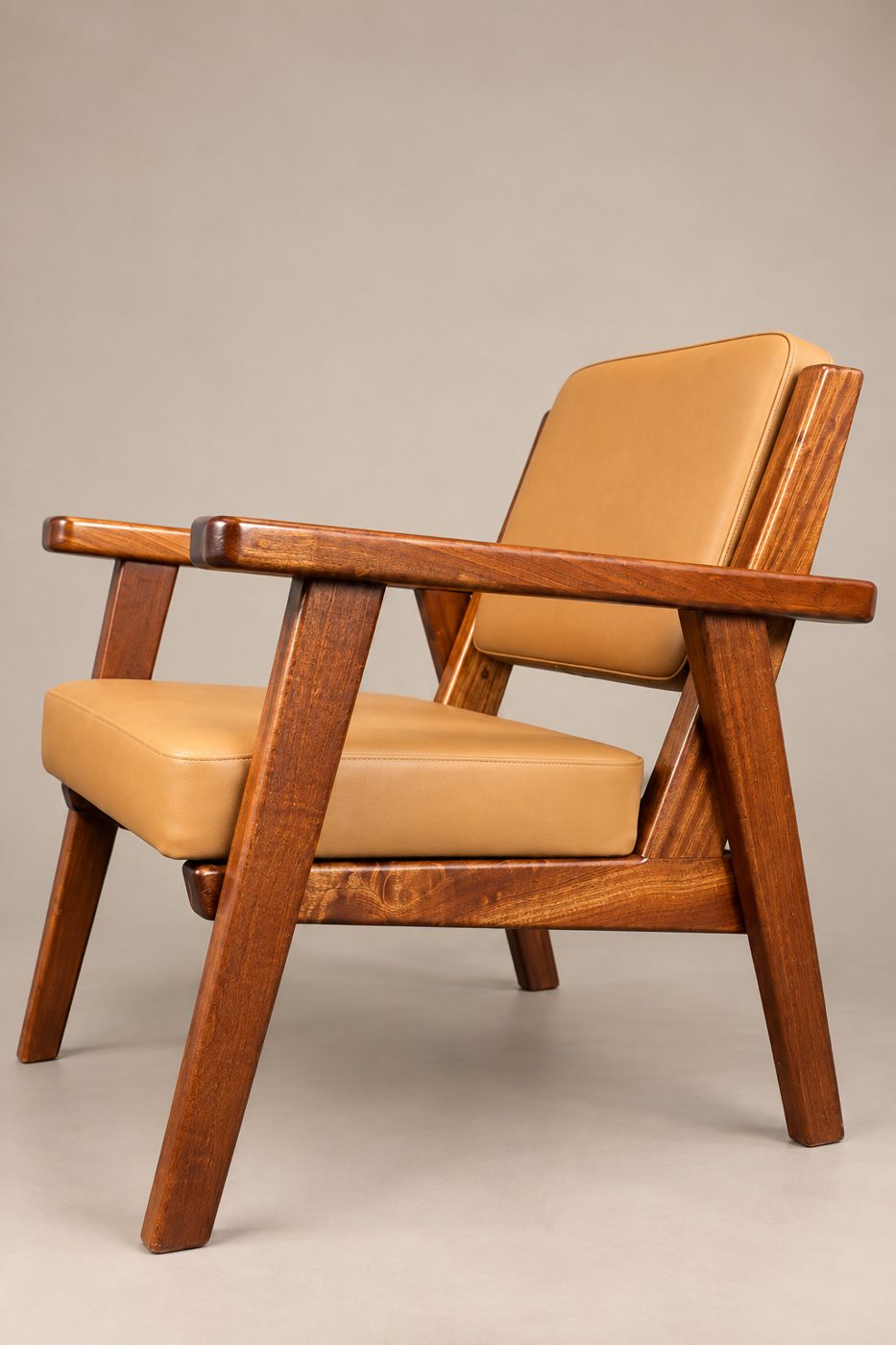 Irth — Low Armchair